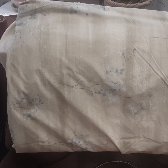 CALVIN KLEIN Queen Duvet Cover - Picture 1 of 8